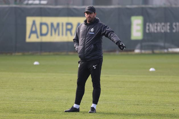 SOCCER - UEFA EL, Panathinaikos vs Sturm GRAZ,AUSTRIA,26.NOV.25 - SOCCER - UEFA Europa League, Panathinaikos Athen vs SK Sturm Graz, training Sturm. Image shows head coach Juergen Saeumel (Sturm).  GEPAxpictures xChrisxBauer