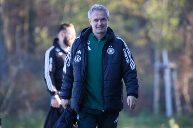 Frankfurt, Germany 26 November 2025 Football women national team training 26 11 2025 In the picture national coach Christian Wück Wueck Germany arriving at the DFB Campus DFB regulations prohibit any use of photographs as image sequences and or quasi video DFB Campus Hessen Copyright: xFotostandx xFantinix