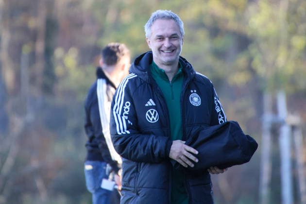 Frankfurt, Germany 26 November 2025 Football women national team training 26 11 2025 In the picture national coach Christian Wück Wueck Germany arriving at the DFB Campus DFB regulations prohibit any use of photographs as image sequences and or quasi video DFB Campus Hessen Copyright: xFotostandx xFantinix