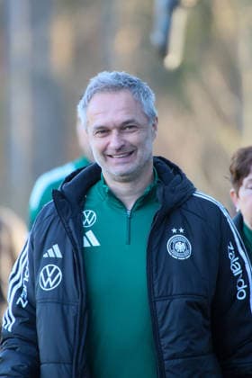 Frankfurt, Germany 26 November 2025 Football women national team training 26 11 2025 In the picture national coach Christian Wück Wueck Germany arriving at the DFB Campus DFB regulations prohibit any use of photographs as image sequences and or quasi video DFB Campus Hessen Copyright: xFotostandx xFantinix