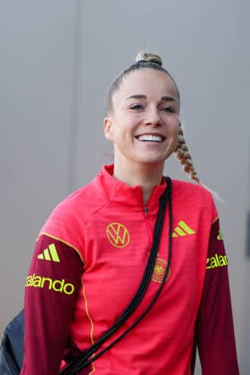 Frankfurt, Germany 26 November 2025 Football Women National Team Training 26 11 2025 In the picture Giulia Gwinn Germany laughing on arrival at the DFB Campus DFB regulations prohibit any use of photographs as image sequences and or quasi video DFB Campus Hessen Copyright: xFotostandx xFantinix