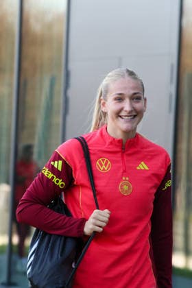 Frankfurt, Germany 26 November 2025 Football Women National Team Training 26 11 2025 In the picture Camilla Küver Kuever Germany arriving at the DFB Campus DFB regulations prohibit any use of photographs as image sequences and or quasi video DFB Campus Hessen Copyright: xFotostandx xFantinix