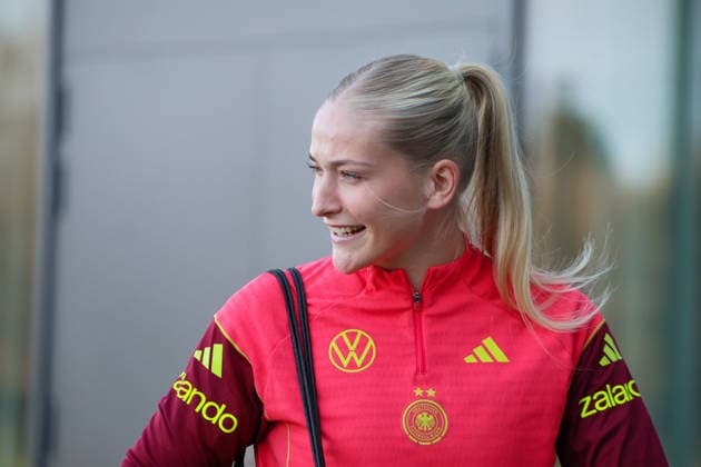 Frankfurt, Germany 26 November 2025 Football Women National Team Training 26 11 2025 In the picture Camilla Küver Kuever Germany arriving at the DFB Campus DFB regulations prohibit any use of photographs as image sequences and or quasi video DFB Campus Hessen Copyright: xFotostandx xFantinix