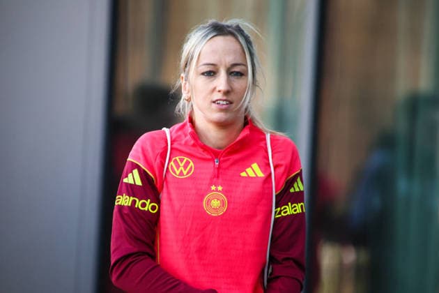 Frankfurt, Germany 26 November 2025 Football Women National Team Training 26 11 2025 In the picture Kathrin Hendrich Germany arriving at the DFB Campus DFB regulations prohibit any use of photographs as image sequences and or quasi video DFB Campus Hessen Copyright: xFotostandx xFantinix