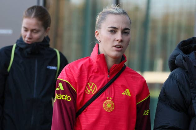 Frankfurt, Germany 26 November 2025 Soccer Women National Team Training 26 11 2025 In the picture Laura Freigang Germany arriving at the DFB Campus DFB regulations prohibit any use of photographs as image sequences and or quasi video DFB Campus Hessen Copyright: xFotostandx xFantinix