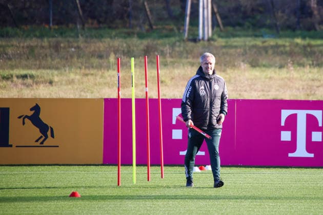 Frankfurt, Germany 26 November 2025 Football women national team training 26 11 2025 In the picture national coach Christian Wück Wueck Germany DFB regulations prohibit any use of photographs as image sequences and or quasi video DFB Campus Hessen Copyright: xFotostandx xFantinix
