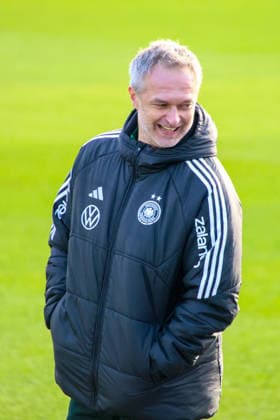 Frankfurt, Germany 26 November 2025 Football women national team training 26 11 2025 In the picture national coach Christian Wück Wueck Germany DFB regulations prohibit any use of photographs as image sequences and or quasi video DFB Campus Hessen Copyright: xFotostandx xFantinix
