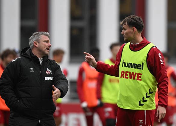 26 11 2025, xophax, Soccer 1 Bundesliga, 1 FC Köln Training Coach Lukas Kwasniok 1 FC Köln , left and Rav van den Berg 1 FC Köln , right Koeln
