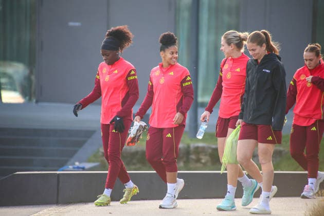 Frankfurt, Germany 26 November 2025 Soccer women national team training 26 11 2025 In the picture from left Nicole Anyomi Germany , Shekiera Martinez Germany , Rebecca Knaak Germany , Sjoeke Nüsken Nuesken Germany and Lisanne Gräwe Graewe Germany during training at the DFB Campus in Frankfurt DFB regulations prohibit any use of photographs as image sequences and or quasi video DFB Campus Hessen Copyright: xFotostandx xFantinix