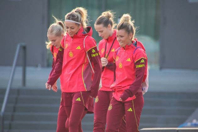 Frankfurt, Germany 26 November 2025 Soccer women national team training 26 11 2025 In the picture from left Camilla Küver Kuever Germany , Kathrin Hendrich Germany , Franziska Kett Germany and Linda Dallmann Germany during training at the DFB Campus in Frankfurt DFB regulations prohibit any use of photographs as image sequences and or quasi video DFB Campus Hessen Copyright: xFotostandx xFantinix