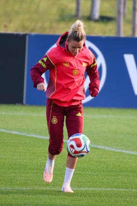 Frankfurt, Germany 26 November 2025 Soccer Women National Team Training 26 11 2025 In the picture Linda Dallmann Germany at training on the DFB Campus in Frankfurt DFB regulations prohibit any use of photographs as image sequences and or quasi video DFB Campus Hessen Copyright: xFotostandx xFantinix