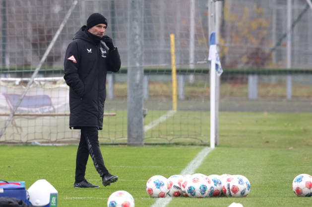 DEU, DFL, 2 FBL Hertha BSC, Training, 26 11 2025, Sportforum, Berlin, DEU, DFL, 2 FBL Hertha BSC, Training, im Bild Cheftrainer Stefan Leitl Hertha BSC Berlin DFL regulations prohibit any use of Photographs as image sequences and or quasi video nordphotoxGmbHx xEngler nph00076