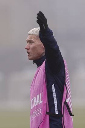 DEVENTER , 26-11-2025 , Stadium De Adelaarshorst , season 2025 2026 , UEFA Europa League League phase . press conference, PK, Pressekonferenz and training before the Europa League match between Go Ahead Eagles and VFB Stuttgart, Picture shows GA Eagles player Victor Edvardsen Press conference and training before Go Ahead Eagles - Stuttgart  x32203837x Copyright: