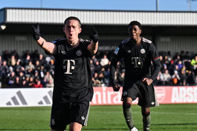 Uefa Youth League Arsenal London FC Bayern Munich 26 11 2025 BOREHAMWOOD, ENGLAND 26 NOVEMBER Bayern celebrate after Yll GASHI FC Bayern Munich U19 9 goal goal scorer Joy Happy during the league match between Arsenal London U19 and FC Bayern Munich U19 on UEFA Youth League matchday 5 at Meadow Park on 26 11 2025 Copyright: xBEAUTIFULxSPORTS Goldbergx