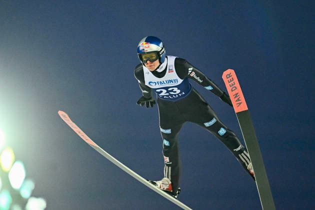 FALUN, SWEDEN 20251126 Germany s Andreas Wellinger jumps in Wednesday night s competition in the men s Ski jumping, Skispringen, Ski, nordisch World Cup, large hill, at Lugnet stadium in Falun. FALUN SWEDEN x10080x *** FALUN, SWEDEN 20251126 Germany s Andreas Wellinger jumps in Wednesday night s competition in the men s ski jumping World Cup, large hill, at Lugnet stadium in Falun FALUN SWEDEN x10080x  Copyright: xFredrikxSandberg TTx SKI JUMPING WORLD CUP BIG HILL