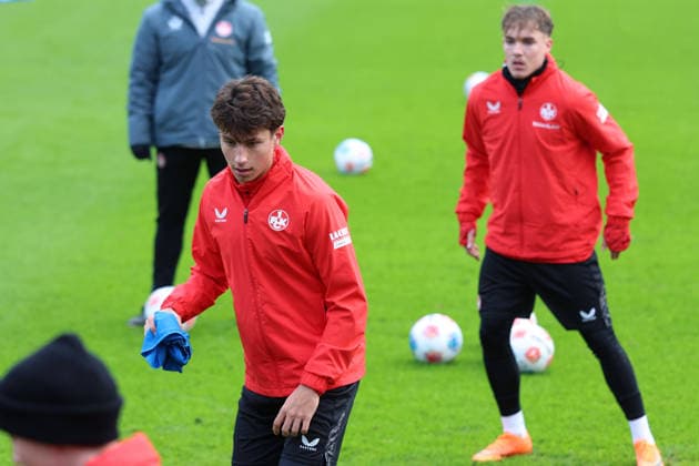 26 11 2025, xrekx, Football 2 Bundesliga, 1 FC Kaiserslautern Training v l Dion Hofmeister 1 FC Kaiserslautern Neal Gips DFL DFB REGULATIONS PROHIBIT ANY USE OF PHOTOGRAPHS as IMAGE SEQUENCES and or QUASI VIDEO Kaiserslautern