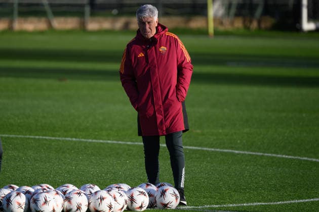 Gian Piero Gasperini, head coach of AS Roma attends a training session the day before the UEFA Europa League 2025 2026 football match between AS Roma and FC Midtjylland at Fulvio Bernardini Center in Rome (Italy), November 26, 2025. andreaxstaccioli