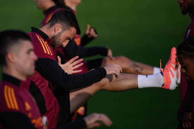 Bryan Cristante of AS Roma during a training session the day before the UEFA Europa League 2025 2026 football match between AS Roma and FC Midtjylland at Fulvio Bernardini Center in Rome (Italy), November 26, 2025. andreaxstaccioli