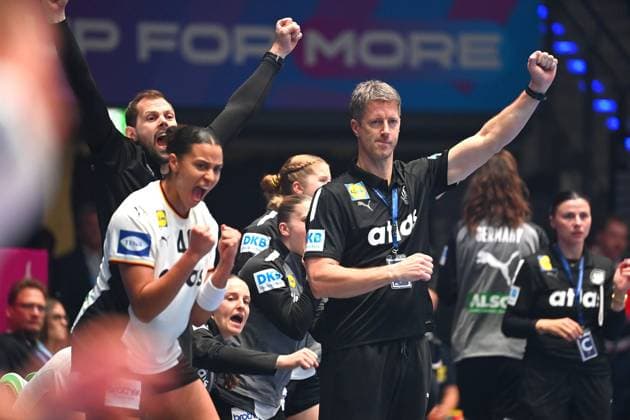 National coach Markus GAUGISCH GER , jubilation, joy, enthusiasm, preliminary round Germany Iceland Womens Handball World Championship v 26 11 14 12 2025, on 26 11 2025 PORSCHE ARENA Stuttgart,