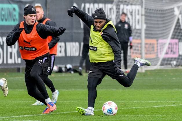 Jannik Robatsch Oladapo Afolayan Pauli Germany , Hamburg , Training ground at Kollaustrasse , Football , 1 Bundesliga , Training of FC St Pauli