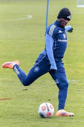 Jean Luc Dompe HSV recovery training after injury on the ball Germany , Hamburg , Volksparkstadion , Football , 1 Bundesliga , Training of Hamburger SV
