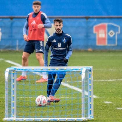 Fabio Vieira HSV on the ball Germany , Hamburg , Volksparkstadion , Football , 1 Bundesliga , Training of Hamburger SV