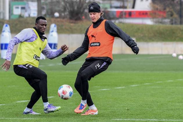 Abdoulie Ceesay Jannik Robatsch Pauli Germany , Hamburg , Training ground at Kollaustrasse , Football , 1 Bundesliga , Training of FC St Pauli