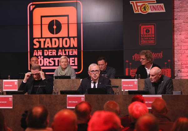 front from l Oskar Kosche Chairman of the Board , President Dirk Zingler, Dirk Thieme Chairman of the Board Annual General Meeting of An der Alten Försterei Stadionbetriebs AG Sport Football Soccer Bundesliga Men DFL Season 2025 2026 26 11 2025 1 FC Union Berlin FCU