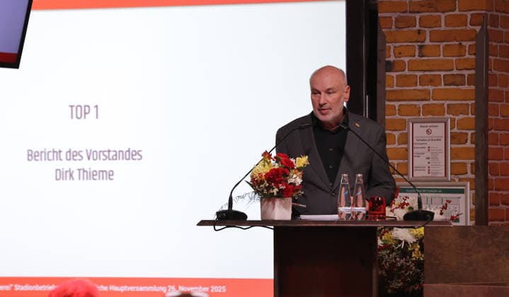 Dirk Thieme Chairman of the Executive Board Annual General Meeting of An der Alten Försterei Stadionbetriebs AG Sport Football Soccer Bundesliga Men DFL Season 2025 2026 26 11 2025 1 FC Union Berlin FCU