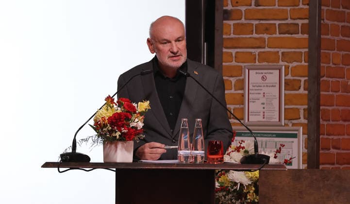 Dirk Thieme Chairman of the Executive Board Annual General Meeting of An der Alten Försterei Stadionbetriebs AG Sport Football Soccer Bundesliga Men DFL Season 2025 2026 26 11 2025 1 FC Union Berlin FCU