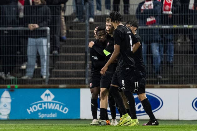 KOELN, GERMANY - NOVEMBER 26: players of FC Midtjylland celebrate the 0:1 goal scored by Julius Emefile (FC Midtjylland, 18) during the UEFA Youth League match between 1. FC Koeln vs. FC Midtjylland at Franz-Kremer-Stadion on round 3 of the UEFA Youth League on November 26, 2025 in Koeln, Germany. North Rhine Westphalia Germany Copyright: xBEAUTIFULxSPORTS Wunderlx