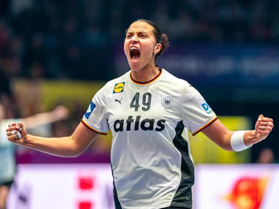 Aimee von Pereira Germany, 49 cheers loudly, Germany vs Iceland, handball, world championship, women, season 2025 2026, 26 11 2025, Germany vs Iceland, handball, world championship, women, season 2025 2026, 26 11 2025 Stuttgart Copyright: xEibner-Pressefoto MichaelxSchmidx EP_MST