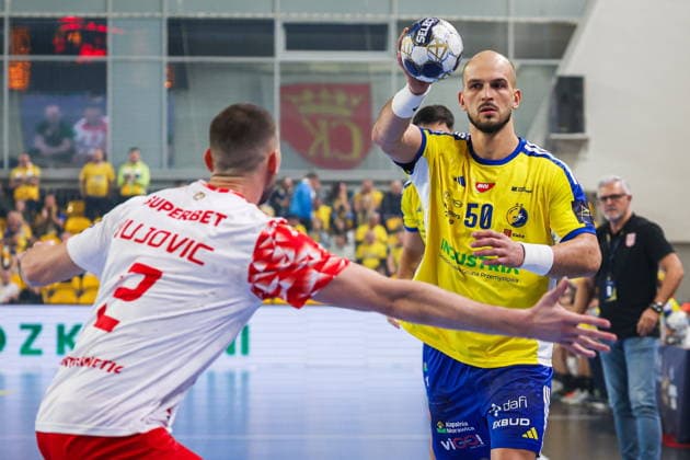 Kielce 26.11.2025. Pilka reczna liga mistrzow sezon 2025 2026 kolejka 10 mecz : Industria Kielce - Dynamo Bukareszt --- Handball EHF Champions League season 2025 2026 match : Industria Kielce - Dinamo Bucuresti nz arciom karalok ( artsem karalek ) Fot. Igor Jakubowski Arena Akcji NEWSPIX.PL --- newspix.pl 