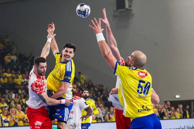 Kielce 26.11.2025. Pilka reczna liga mistrzow sezon 2025 2026 kolejka 10 mecz : Industria Kielce - Dynamo Bukareszt --- Handball EHF Champions League season 2025 2026 match : Industria Kielce - Dinamo Bucuresti nz arciom karalok ( artsem karalek ) Fot. Igor Jakubowski Arena Akcji NEWSPIX.PL --- newspix.pl 