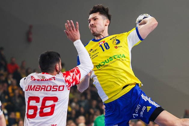 Kielce 26.11.2025. Pilka reczna liga mistrzow sezon 2025 2026 kolejka 10 mecz : Industria Kielce - Dynamo Bukareszt --- Handball EHF Champions League season 2025 2026 match : Industria Kielce - Dinamo Bucuresti nz alex dovichebaeva dujshebaev ( dujszebajew ) Fot. Igor Jakubowski Arena Akcji NEWSPIX.PL --- newspix.pl 