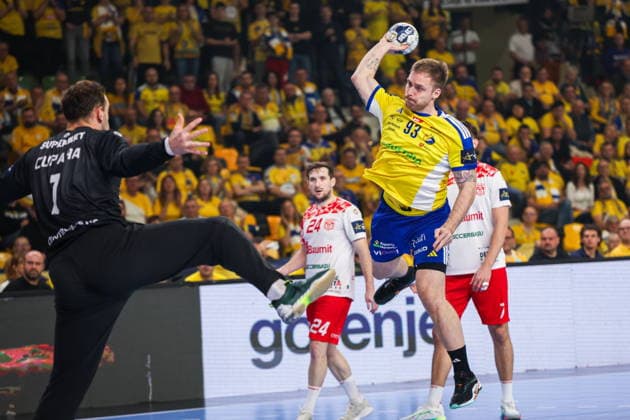 Kielce 26.11.2025. Pilka reczna liga mistrzow sezon 2025 2026 kolejka 10 mecz : Industria Kielce - Dynamo Bukareszt --- Handball EHF Champions League season 2025 2026 match : Industria Kielce - Dinamo Bucuresti nz lukasz rogulski Fot. Igor Jakubowski Arena Akcji NEWSPIX.PL --- newspix.pl 