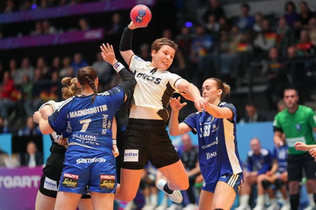 Germany Iceland, IHF Womens Handball World Championship Alina Grijseels Germany Preliminary round match of the Womens Handball World Championship between Germany and Iceland on November 26, 2025 at the Porsche Arena in Stuttgart , Stuttgart Baden Württemberg Germany Porsche Arena
