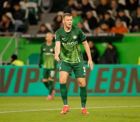 Photo Denis VAVRO Wolfsburg Soccer 1 Bundesliga, Matchday 11 on Sat 22 11 2025 VfL Wolfsburg Bayer 04 Leverkusen
