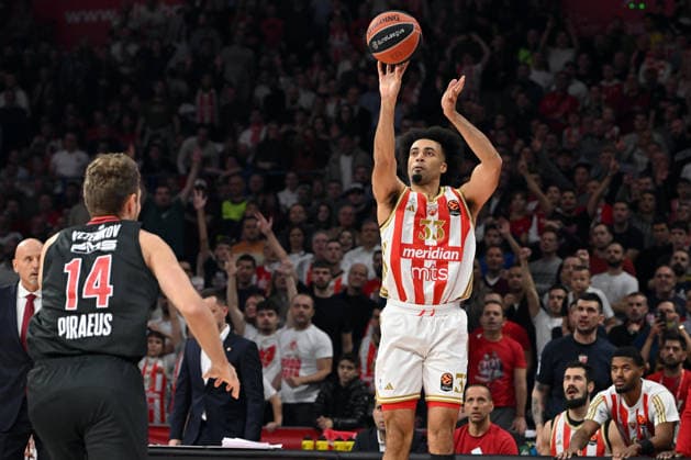 CRVENA ZVEZDA vs OLYMPIACOS JORDAN NWORA, basketball player of Crvena Zvezda, during Euroleague match against Olympiacos, at Belgrade Arena. Belgrade, 26.11.2025 photo: MN Press photo BASKETBALL, EUROLEAGUE, CRVENA ZVEZDA, OLYMPIACOS Belgrade Belgrade Arena Serbia Copyright: xMarkoxMetlasx xMNxPressx