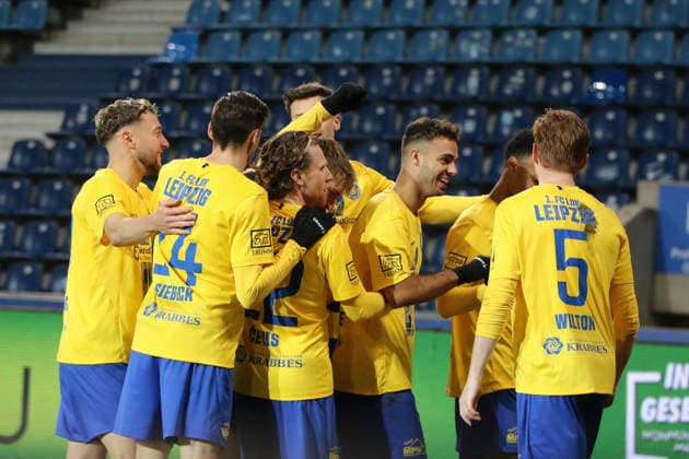 26 11 2025 Soccer Men 2025 2026 Regionalliga Nordost 17 Matchday 1 FC Magdeburg 1 FC Lokomotive Leipzig Avnet Arena Magdeburg Goal celebration from 1 FC Lok Leipzig after the goal to 0 3 Magdeburg Saxony Anhalt Germany