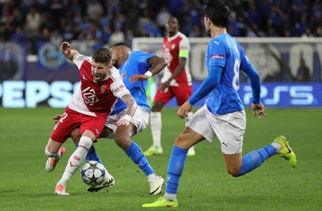 Cyprus Champions League Soccer Monaco s Caio Enrique, left, controls the ball during the Champions League soccer match between Pafos FC and AS Monaco at Alphamega stadium in Limassol. Cyprus,Wednesday, November 26, 2025 Limassol Cyprus  Copyright: xDanilxShamkinx originalFilename:shamkin-notitle251126_np2T5.jpg