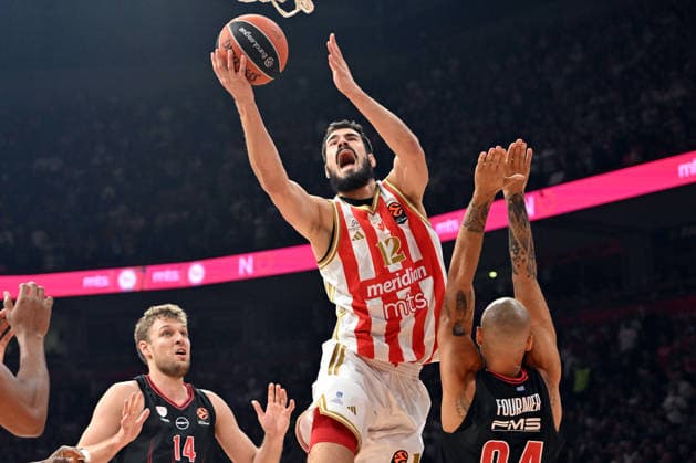 CRVENA ZVEZDA vs OLYMPIACOS NIKOLA KALINIC, basketball player of Crvena Zvezda, during Euroleague match against Olympiacos, at Belgrade Arena. Belgrade, 26.11.2025 photo: MN Press photo BASKETBALL, EUROLEAGUE, CRVENA ZVEZDA, OLYMPIACOS Belgrade Belgrade Arena Serbia Copyright: xMarkoxMetlasx xMNxPressx