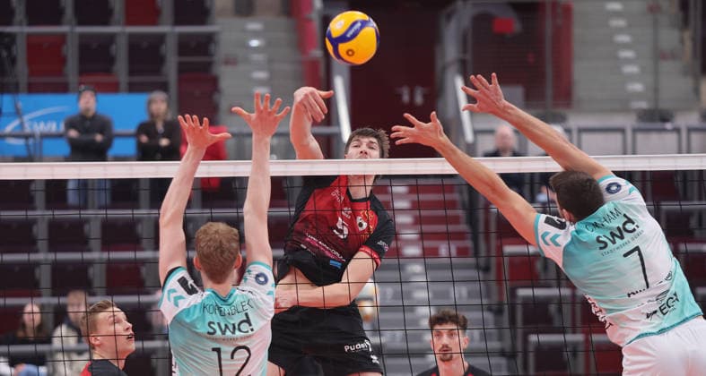 Ludwigsburg , Zoi DVV Cup quarter-final , Barock Volleys MTV Ludwigsburg vs Powervolleys Düren , Jan Huber Lubu