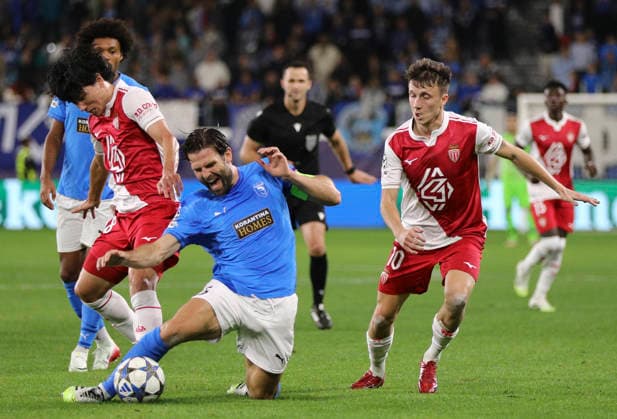 Cyprus Champions League Soccer Pafos David Goldar, center, controls the ball during the Champions League soccer match between Pafos FC and AS Monaco at Alphamega stadium in Limassol. Cyprus,Wednesday, November 26, 2025 Limassol Cyprus  Copyright: xDanilxShamkinx originalFilename:shamkin-notitle251126_npnre.jpg