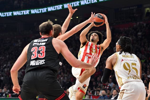 CRVENA ZVEZDA vs OLYMPIACOS JORDAN NWORA, basketball player of Crvena Zvezda, during Euroleague match against Olympiacos, at Belgrade Arena. Belgrade, 26.11.2025 photo: MN Press photo BASKETBALL, EUROLEAGUE, CRVENA ZVEZDA, OLYMPIACOS Belgrade Belgrade Arena Serbia Copyright: xMarkoxMetlasx xMNxPressx