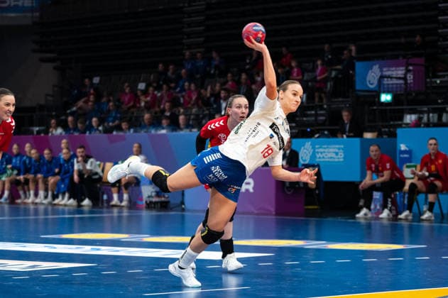 BRANDENBORG Pernille (18 Faroe Islands) takes a 7m penalty throw during the IHF Women s Handball World Championship, WM, Weltmeisterschaft game between Montenegro and Faroe Islands at the SWT Arena in Trier, Germany Copyright: xMartinxPitschx xSPPx Sportspressphoto_SPR66124