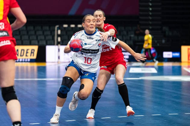 HANSEN Súni (10 Faroe Islands) attempts a breakthrough during the IHF Women s Handball World Championship, WM, Weltmeisterschaft game between Montenegro and Faroe Islands at the SWT Arena in Trier, Germany Copyright: xMartinxPitschx xSPPx Sportspressphoto_SPR66125