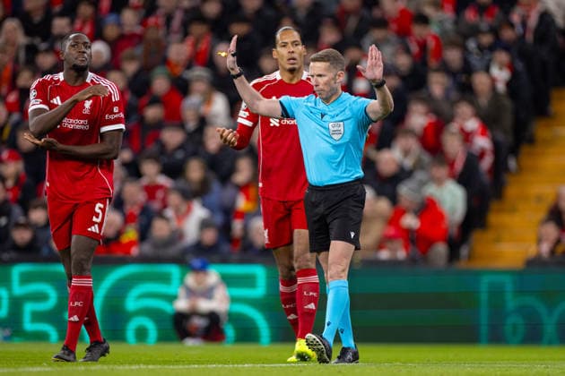 Football - UEFA Champions League - League Phase - Liverpool FC v PSV Eindhoven LIVERPOOL, ENGLAND - Wednesday, November 26, 2025: Referee Alejandro HÃ rnandez awards PSV Eindhoven a penalty kickduring the UEFA Champions League match between Liverpool FC and PSV Eindhoven at Anfield. (Photo by David Rawcliffe Propaganda) LIVERPOOL Anfield MERSEYSIDE ENGLAND  Copyright: xDavidxRawcliffex P2025-11-26-Liverpool_PSV-5