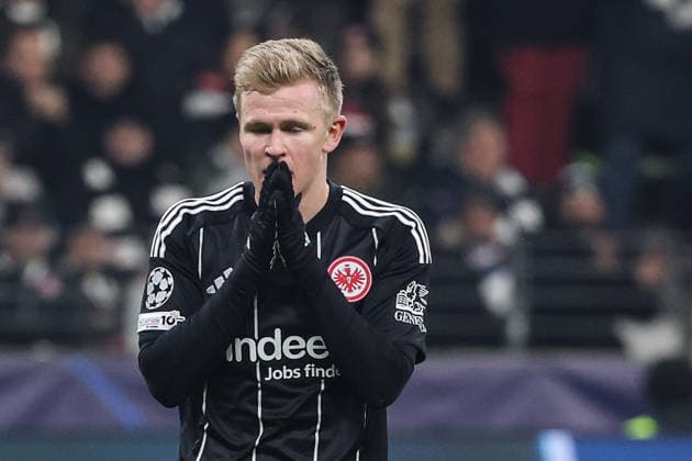 UEFA Champions League Eintracht Frankfurt Atalanta Bergamo on 26 11 2025 at Deutsche Bank Park in Frankfurt Jonathan Jonny Burkardt Frankfurt 9 dissatisfied, disappointed, disappointed, dejected MH