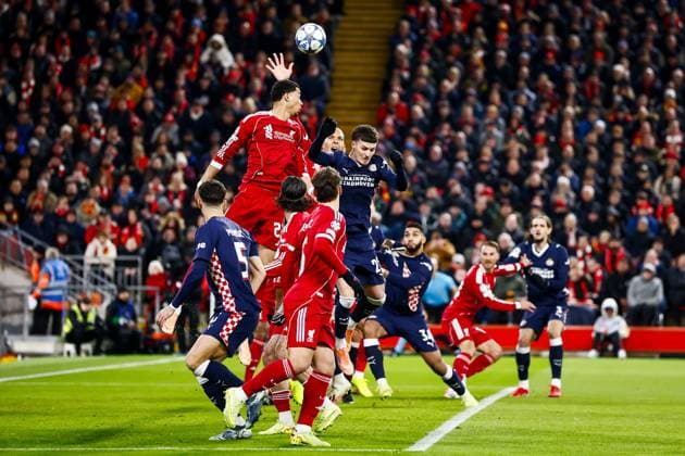 LIVERPOOL - Virgil van Dijk of Liverpool FC handles a ball during the Champions League match between Liverpool FC and PSV Eindhoven at Anfield Stadium on November 26, 2025, in Liverpool, United Kingdom. ANP SEM VAN DER WAL UEFA Champions League Matchday 5 2025-2026 xVIxANPxSportx xxANPxIVx 543149618 originalFilename: 543149618.jpg